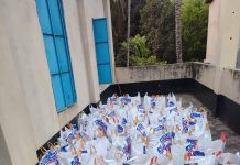 ঈদের আনন্দ ভাগাভাগি: শ্রীনগরের বাঘড়ায় ধ্রুব ফাউন্ডেশনের উপহার পেল শতাধিক পরিবার